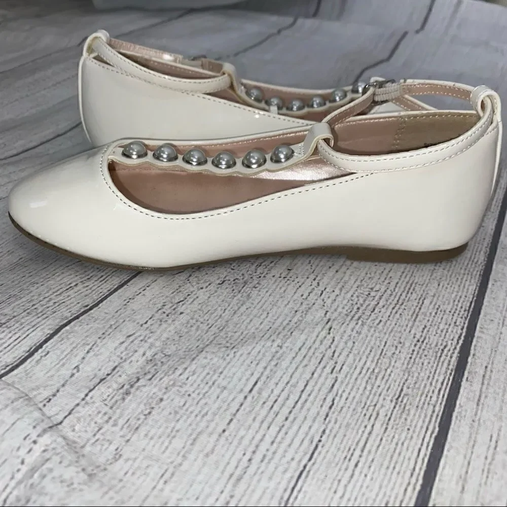 Childrens place patent leather shoe w/ankle bead strap & buckle close sz 11